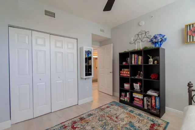 $379,000 | 804 East Windward Way, Unit 307, Lantana, FL 33462