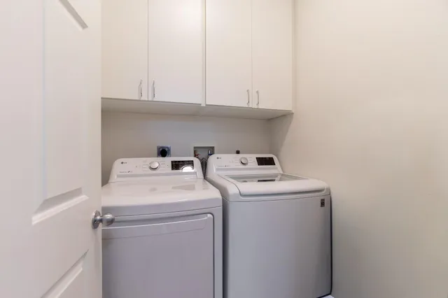 $379,000 | 804 East Windward Way, Unit 307, Lantana, FL 33462