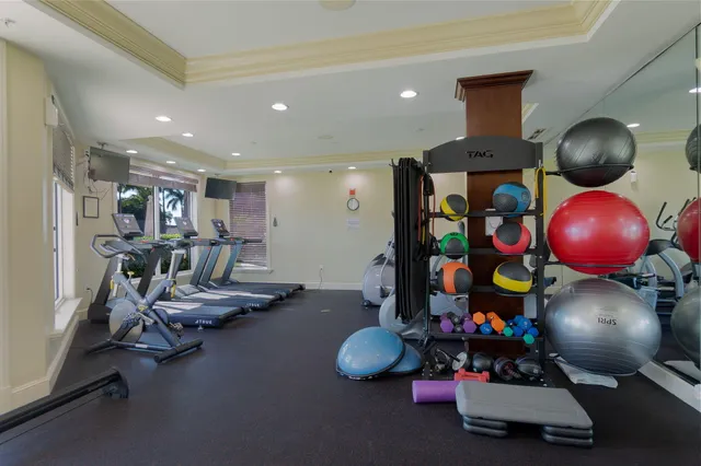 $379,000 | 804 East Windward Way, Unit 307, Lantana, FL 33462