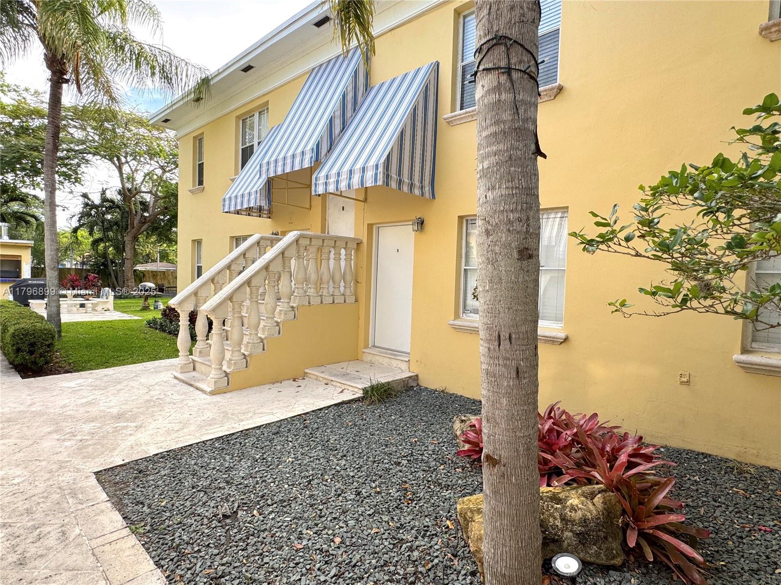 3375 Franklin Avenue, Unit D Miami, FL 33133 - Photo 28 of 33 a view of a pathway of the house