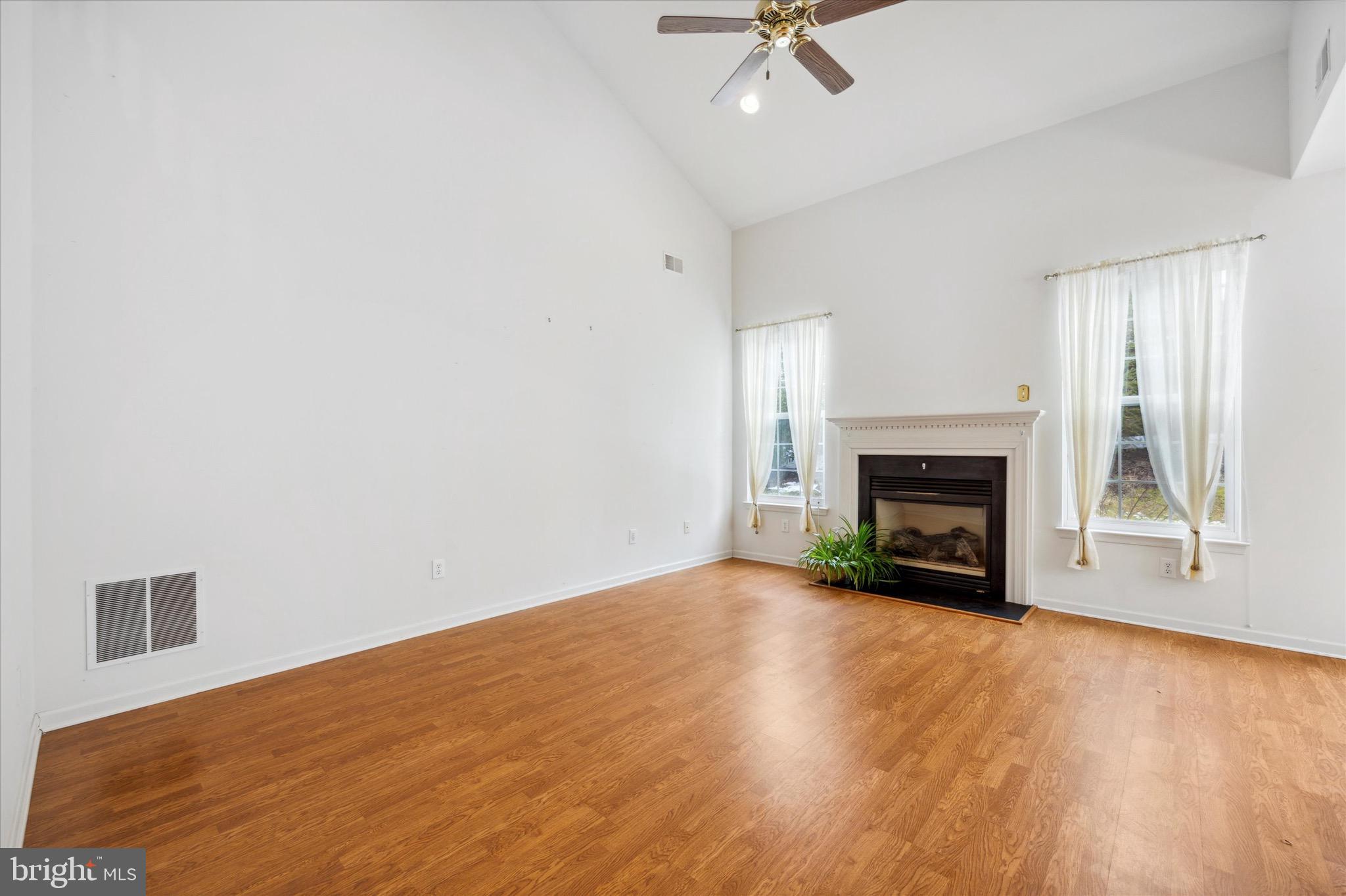 189 Stoyer Road Coatesville, PA 19320 - Photo 13 of 30 Open concept Den with 2 story ceiling