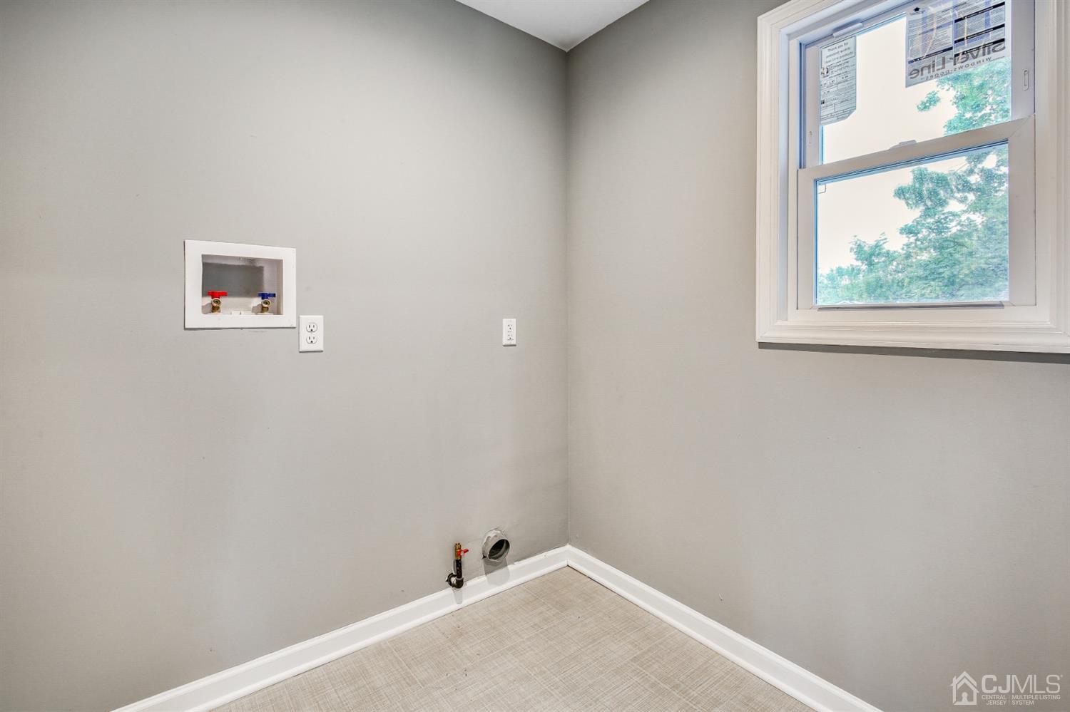 9 Markham Road Edison, NJ 08817 - Photo 19 of 28 a view of a small space with window
