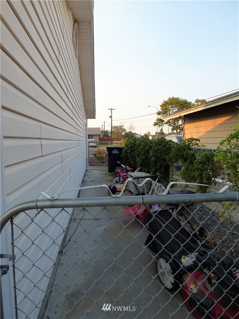 279 North Dale Road Moses Lake, WA 98837 - Photo 18 of 18 Gallery Image 18