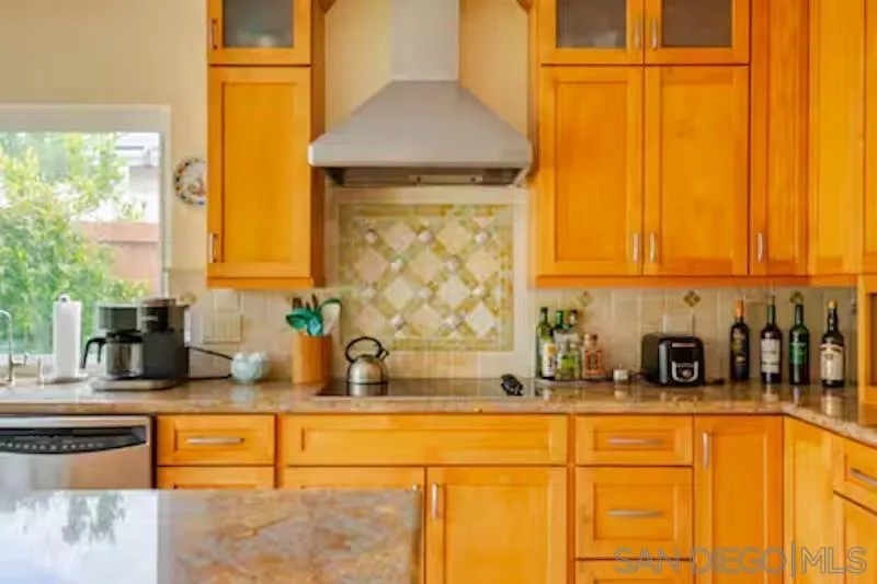 241 Rodney Avenue Encinitas, CA 92024 - Photo 6 of 18