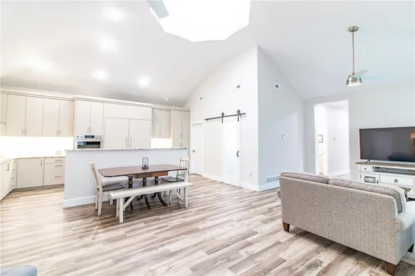 $549,000 | 18018 Ozark Lane, Higginsville, MO 64037