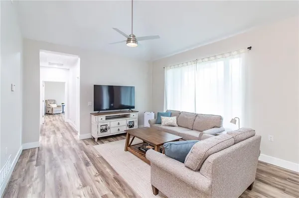 $549,000 | 18018 Ozark Lane, Higginsville, MO 64037