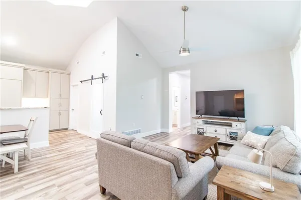 $549,000 | 18018 Ozark Lane, Higginsville, MO 64037