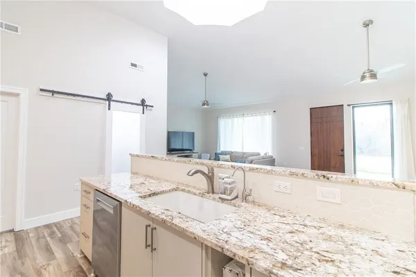 $549,000 | 18018 Ozark Lane, Higginsville, MO 64037