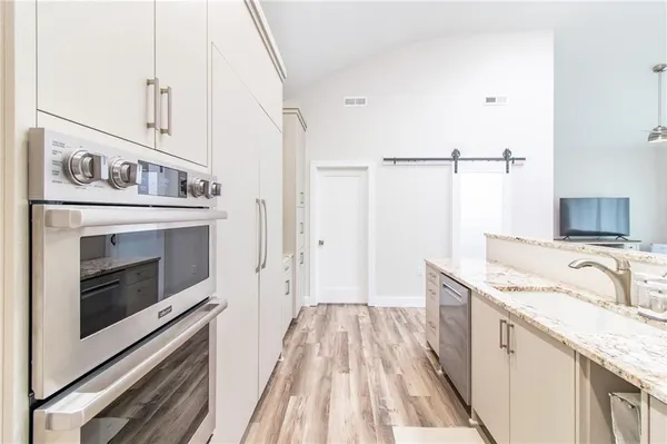 $549,000 | 18018 Ozark Lane, Higginsville, MO 64037