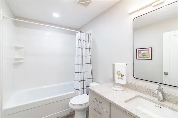 $549,000 | 18018 Ozark Lane, Higginsville, MO 64037