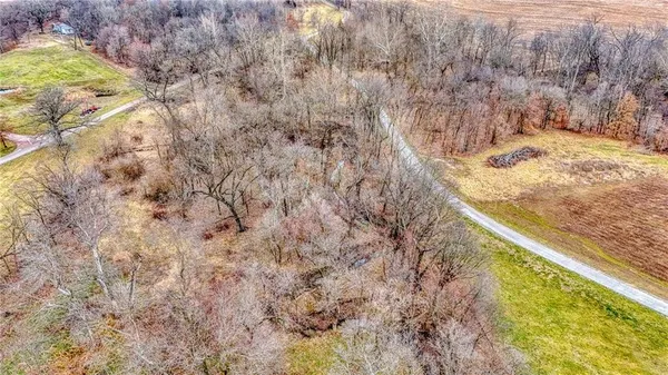 $549,000 | 18018 Ozark Lane, Higginsville, MO 64037