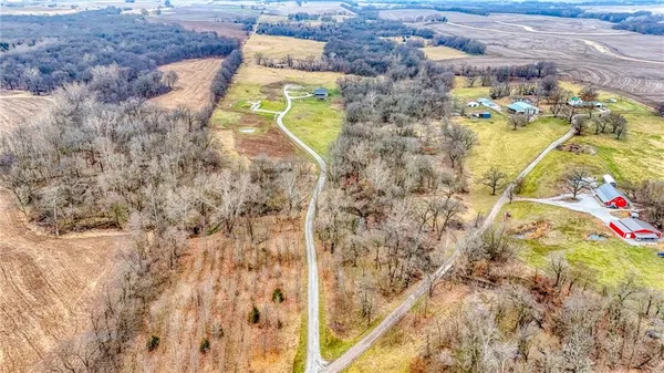 $549,000 | 18018 Ozark Lane, Higginsville, MO 64037