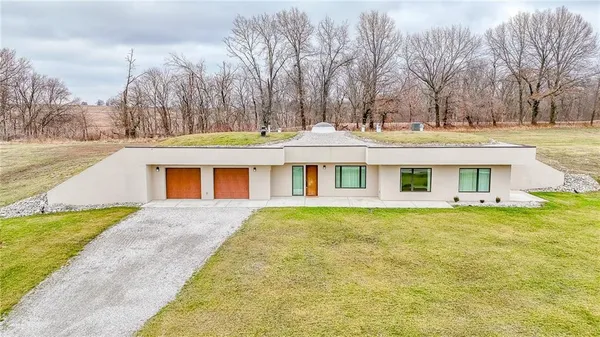 $549,000 | 18018 Ozark Lane, Higginsville, MO 64037