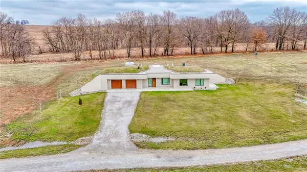 $549,000 | 18018 Ozark Lane, Higginsville, MO 64037