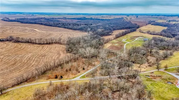 $549,000 | 18018 Ozark Lane, Higginsville, MO 64037