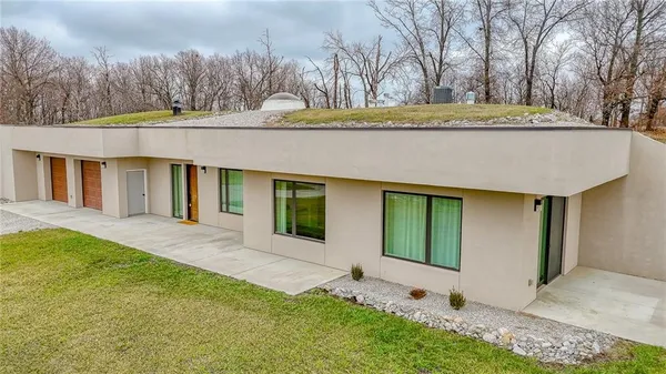 $549,000 | 18018 Ozark Lane, Higginsville, MO 64037