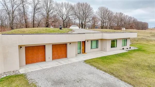 $549,000 | 18018 Ozark Lane, Higginsville, MO 64037