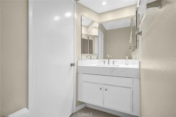 $4,700 | 6031 East Ladera Lane, Anaheim, CA 92807