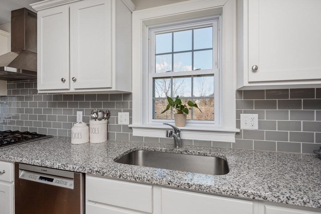 12 Bog View Road Kingston, MA 02364 - Photo 6 of 23 Gallery Image 6