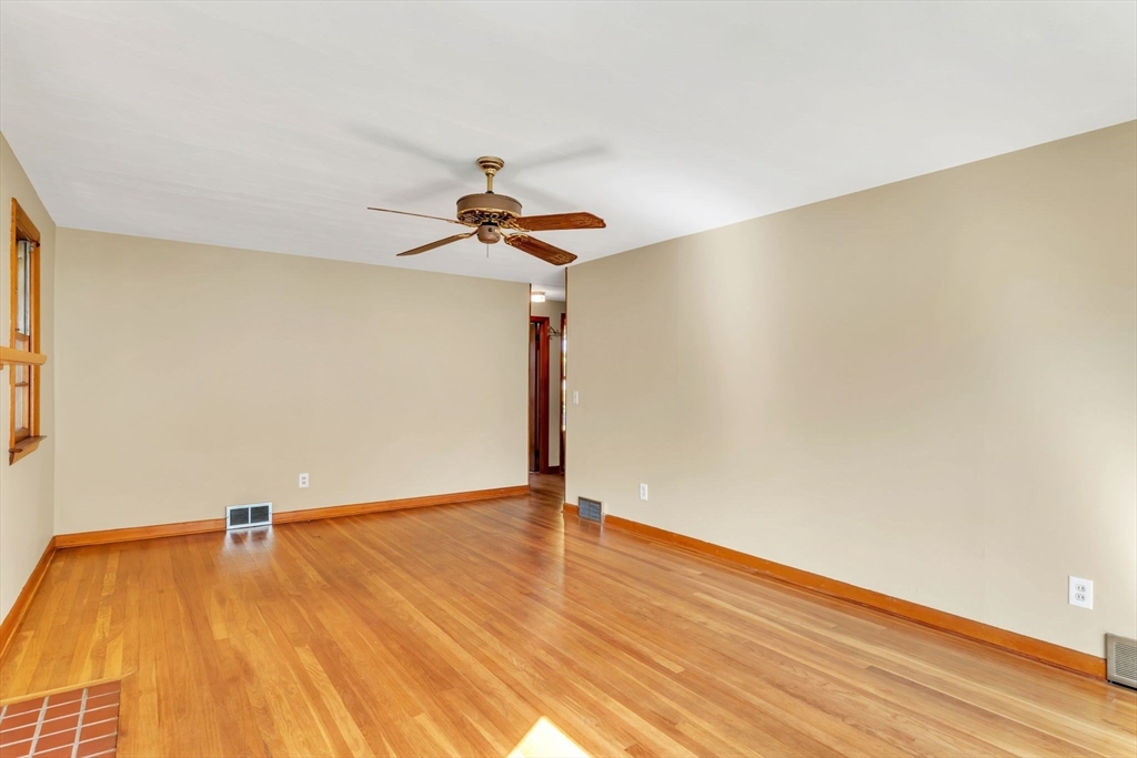 71 Stewart Lane Agawam, MA 01001 - Photo 14 of 39 Gallery Image 14