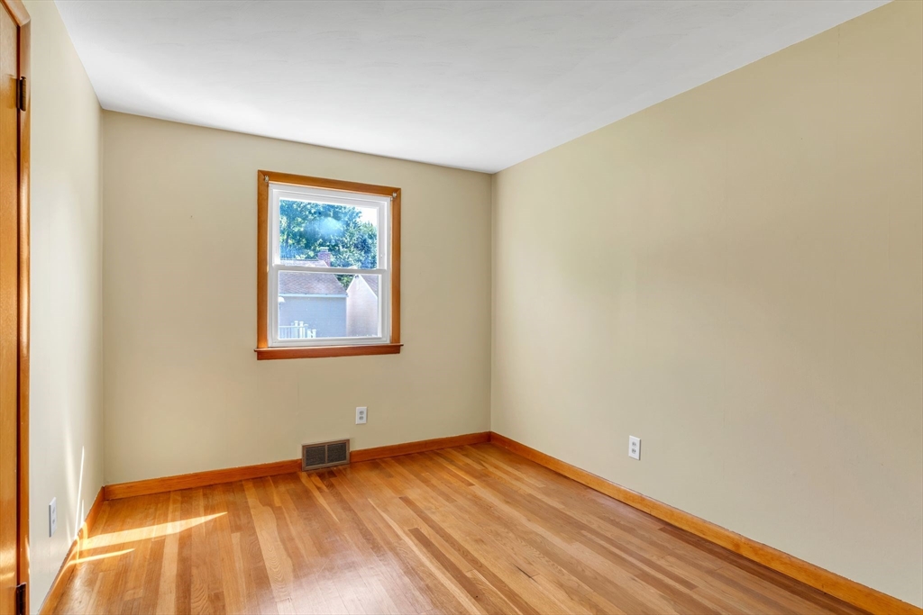 71 Stewart Lane Agawam, MA 01001 - Photo 17 of 39 Gallery Image 17