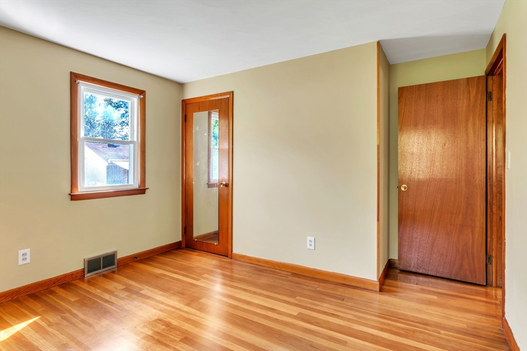 71 Stewart Lane Agawam, MA 01001 - Photo 20 of 39 Gallery Image 20