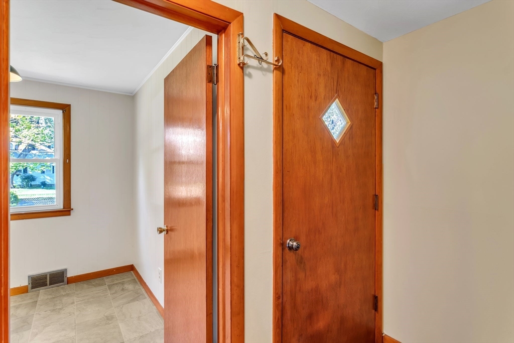 71 Stewart Lane Agawam, MA 01001 - Photo 25 of 39 Gallery Image 25