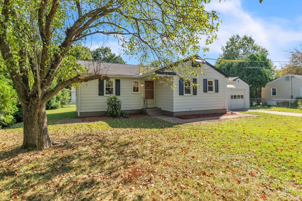 71 Stewart Lane Agawam, MA 01001 - Photo 5 of 39 Gallery Image 5