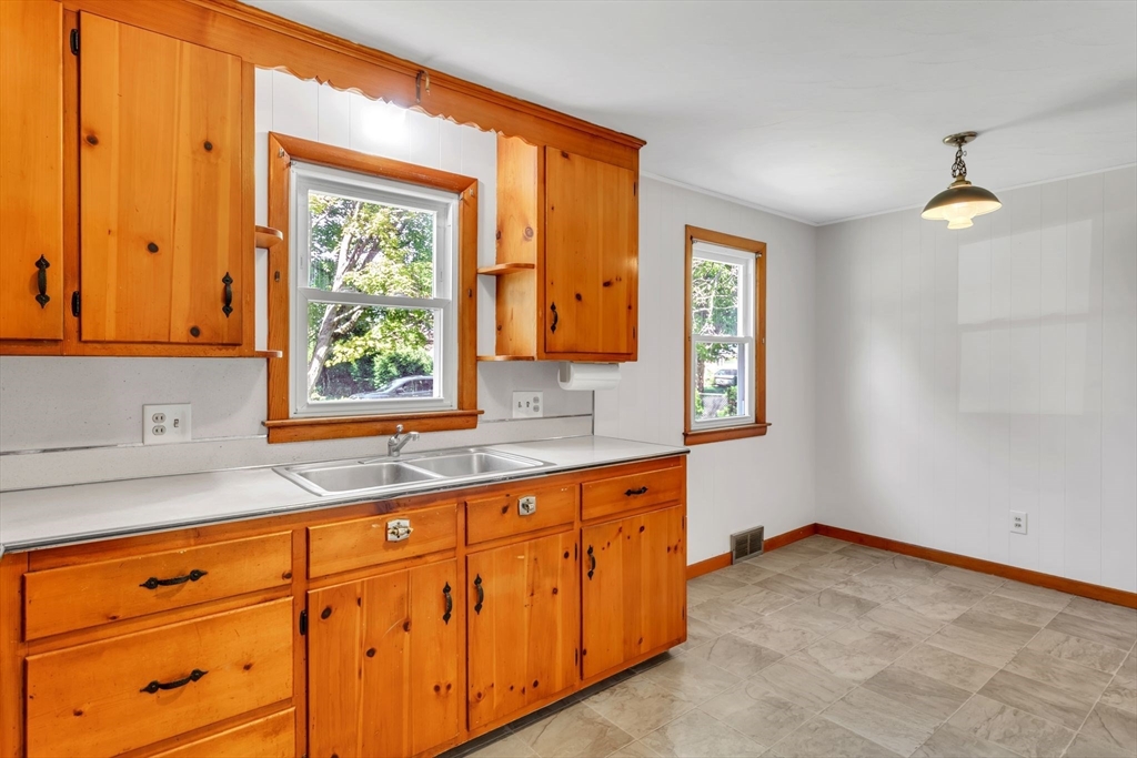 71 Stewart Lane Agawam, MA 01001 - Photo 10 of 39 Gallery Image 10