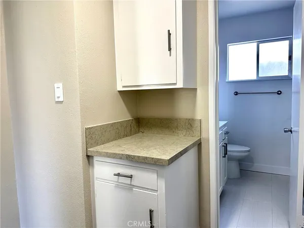 $1,795 | 2317 Cedar Avenue, Long Beach, CA 90806