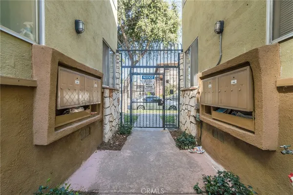 $1,795 | 2317 Cedar Avenue, Long Beach, CA 90806