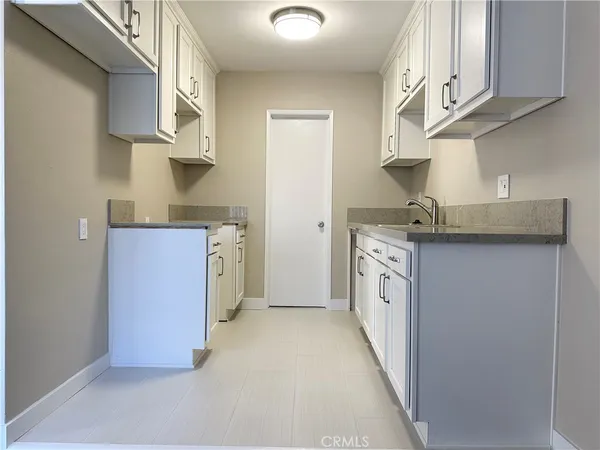 $1,795 | 2317 Cedar Avenue, Long Beach, CA 90806