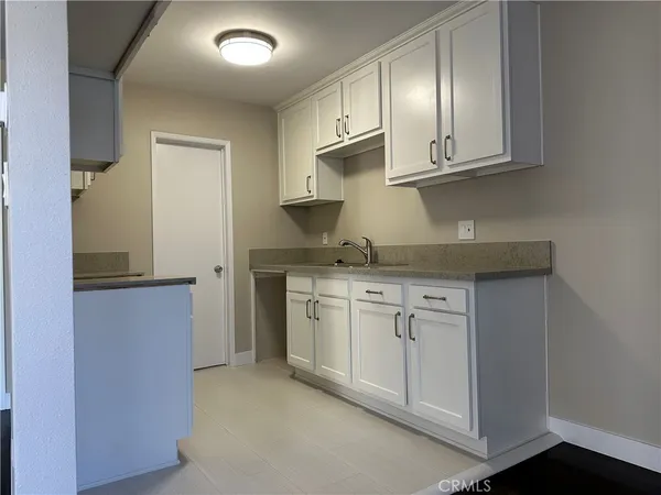 $1,795 | 2317 Cedar Avenue, Long Beach, CA 90806