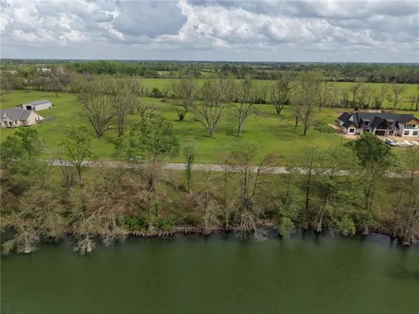 $149,000 | 529 Davis Lake Road, Columbia, LA 71418