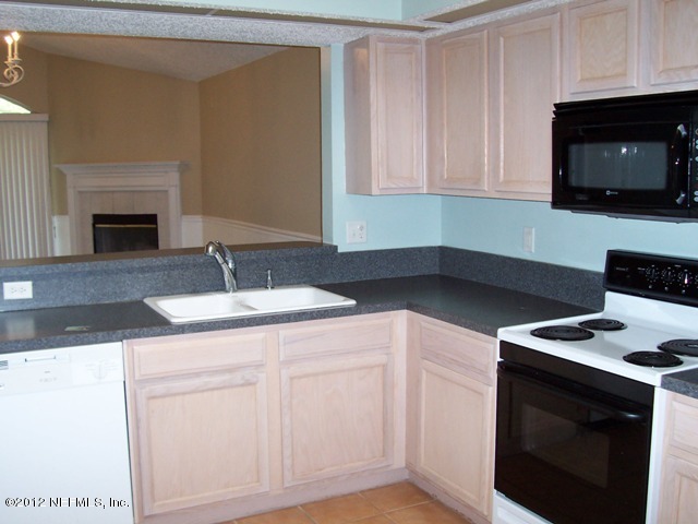 1124 Creeks Ridge Road Jacksonville, FL 32225 - Photo 9 of 19 Kitchen