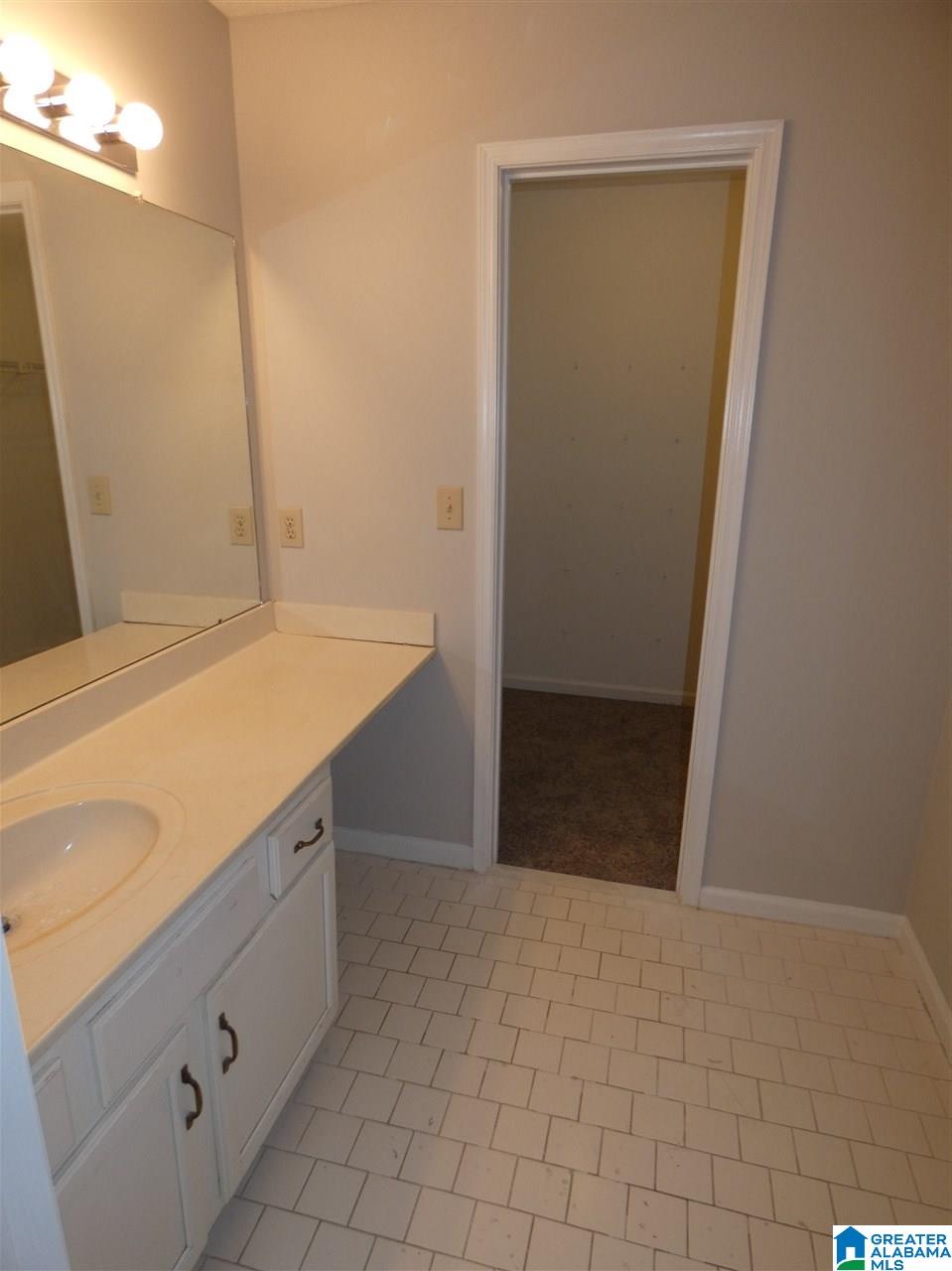 469 Raleigh Avenue Birmingham, AL 35209 - Photo 15 of 18