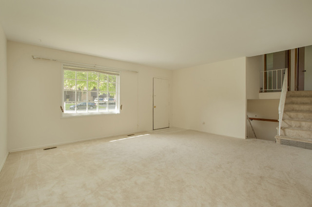 112 Thornhurst Road Bolingbrook, IL 60440 - Photo 2 of 12