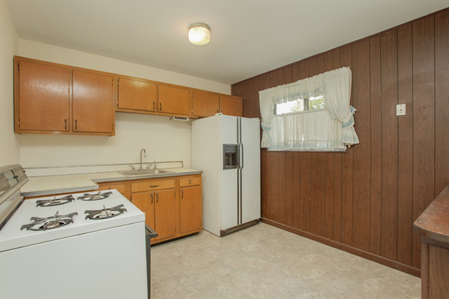 112 Thornhurst Road Bolingbrook, IL 60440 - Photo 4 of 12