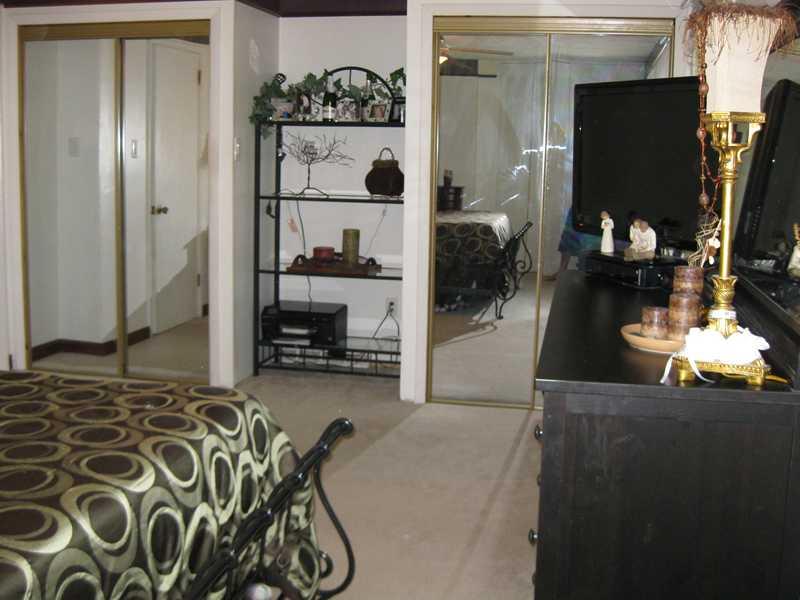 31 Robert Drive McKees Rocks, PA 15136 - Photo 14 of 25 Master Bedroom.