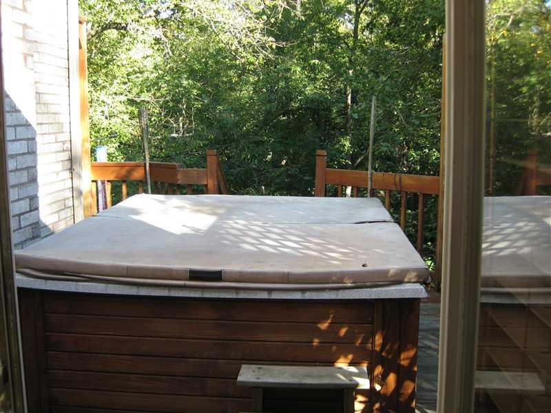 31 Robert Drive McKees Rocks, PA 15136 - Photo 24 of 25 Patio/Deck.