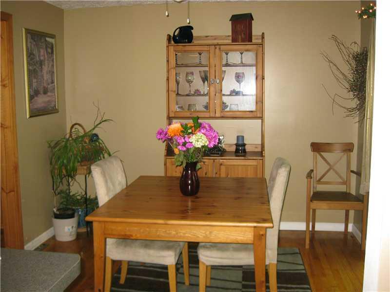 31 Robert Drive McKees Rocks, PA 15136 - Photo 6 of 25 Dining Room.