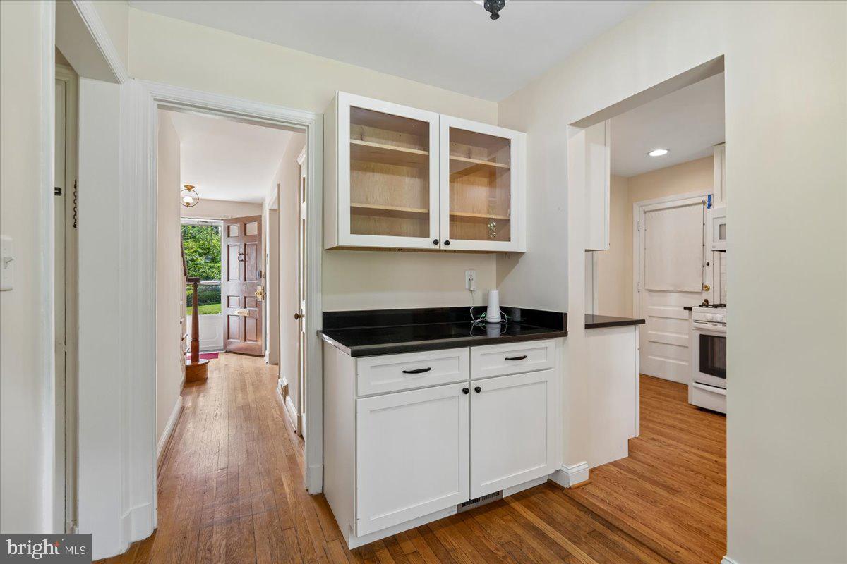 9422 Locust Hill Road Bethesda, MD 20814 - Photo 19 of 44 Gallery Image 19
