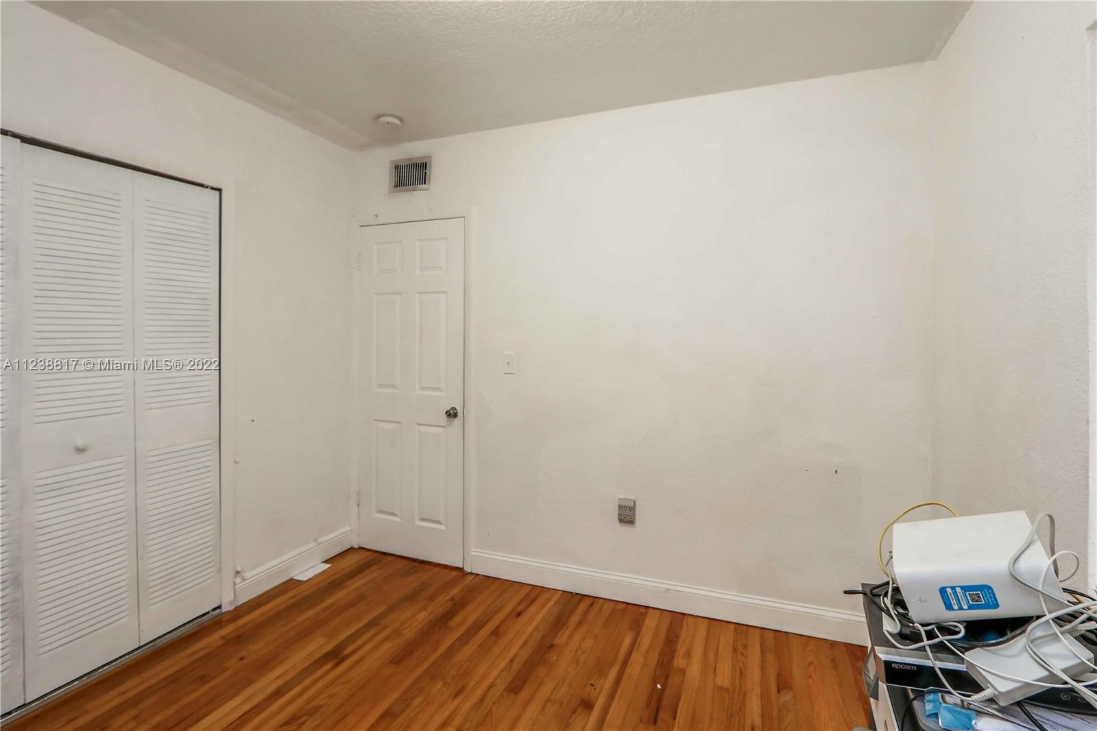 2810 Southwest 26th Street Miami, FL 33133 - Photo 32 of 33 a view of an empty room
