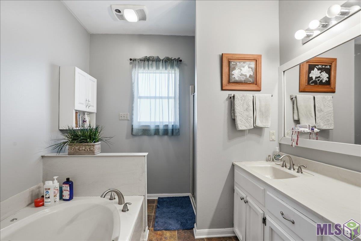 18911 Tall Oaks Court Baton Rouge, LA 70817 - Photo 13 of 29