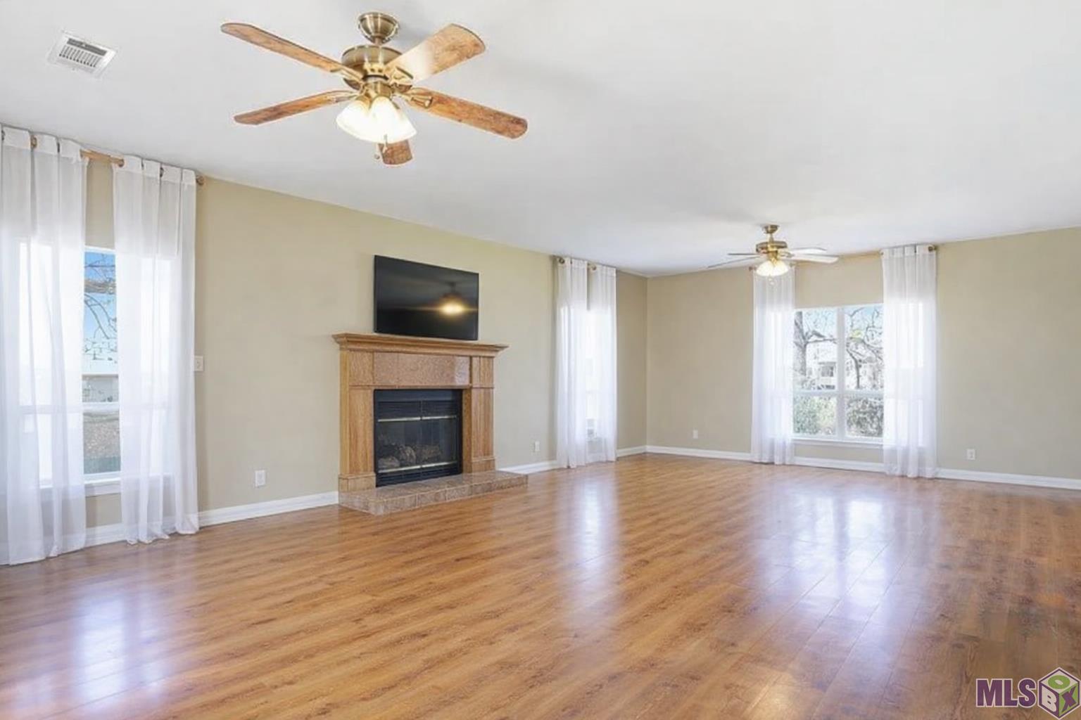 18911 Tall Oaks Court Baton Rouge, LA 70817 - Photo 5 of 29
