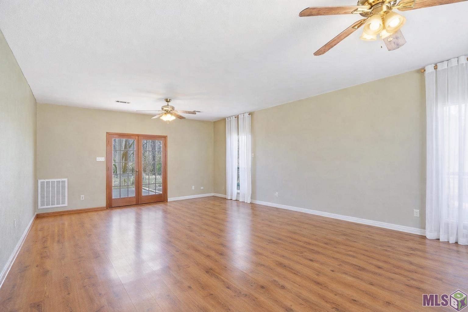 18911 Tall Oaks Court Baton Rouge, LA 70817 - Photo 6 of 29