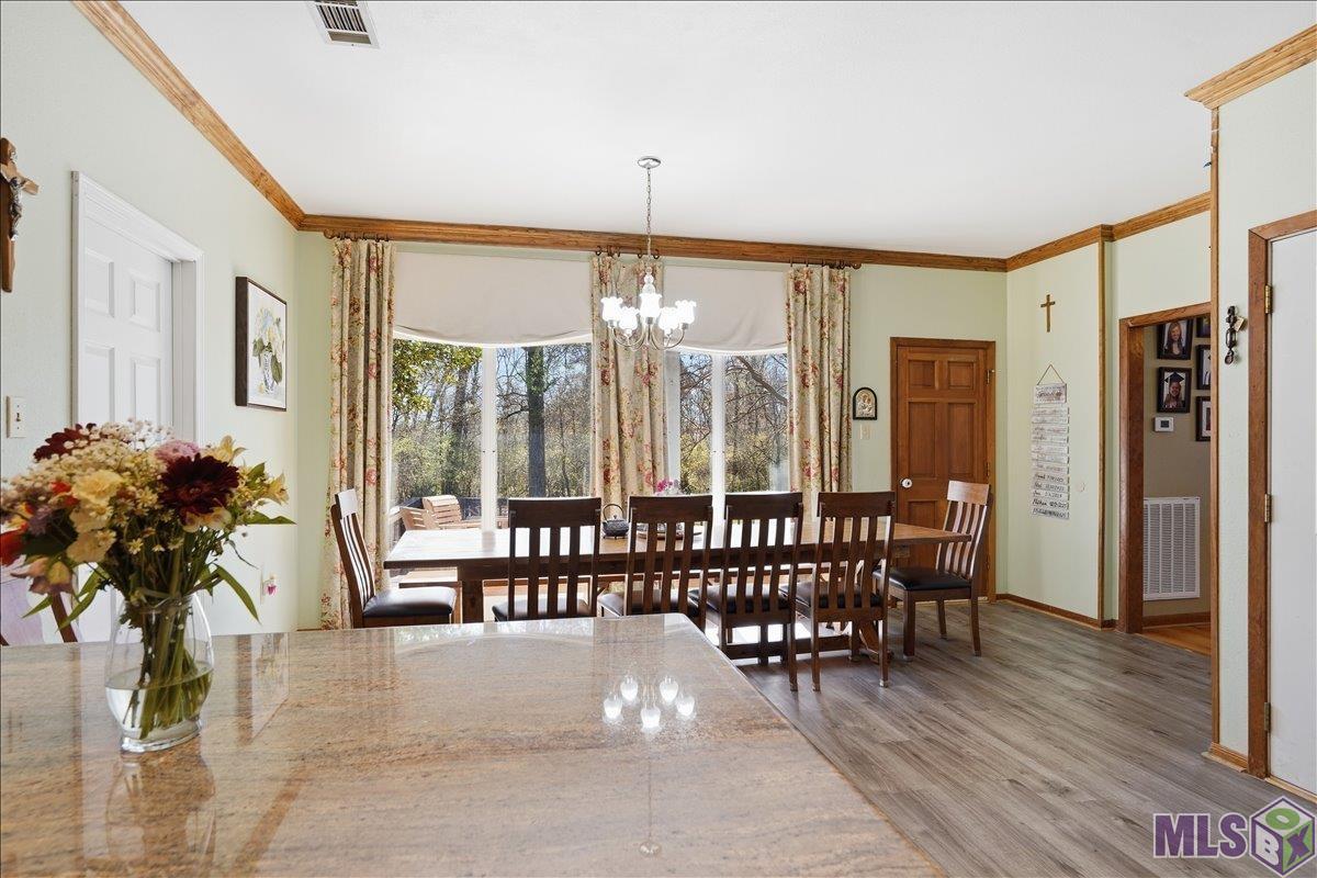 18911 Tall Oaks Court Baton Rouge, LA 70817 - Photo 8 of 29