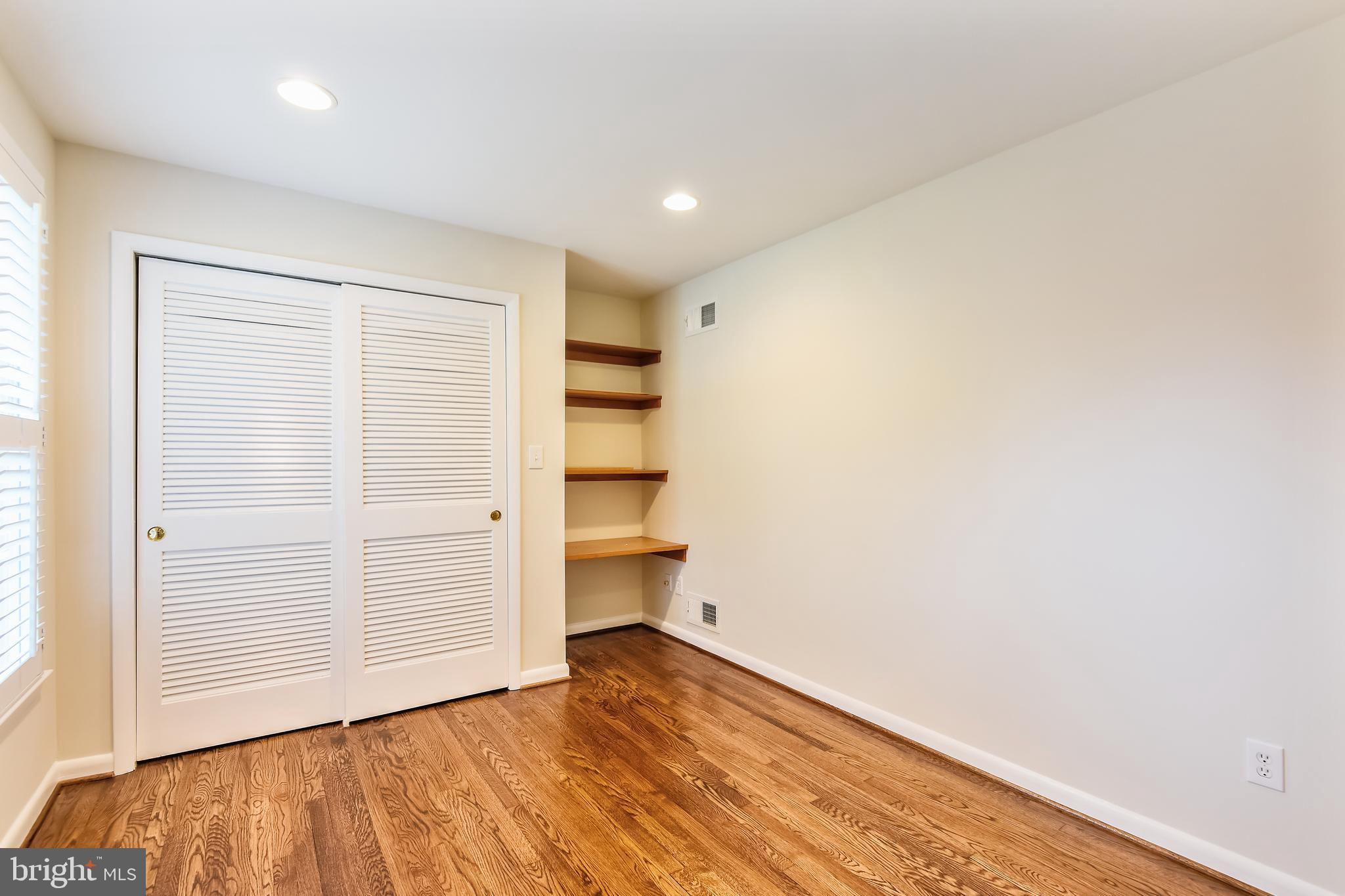 7712 Groton Road Bethesda, MD 20817 - Photo 17 of 35