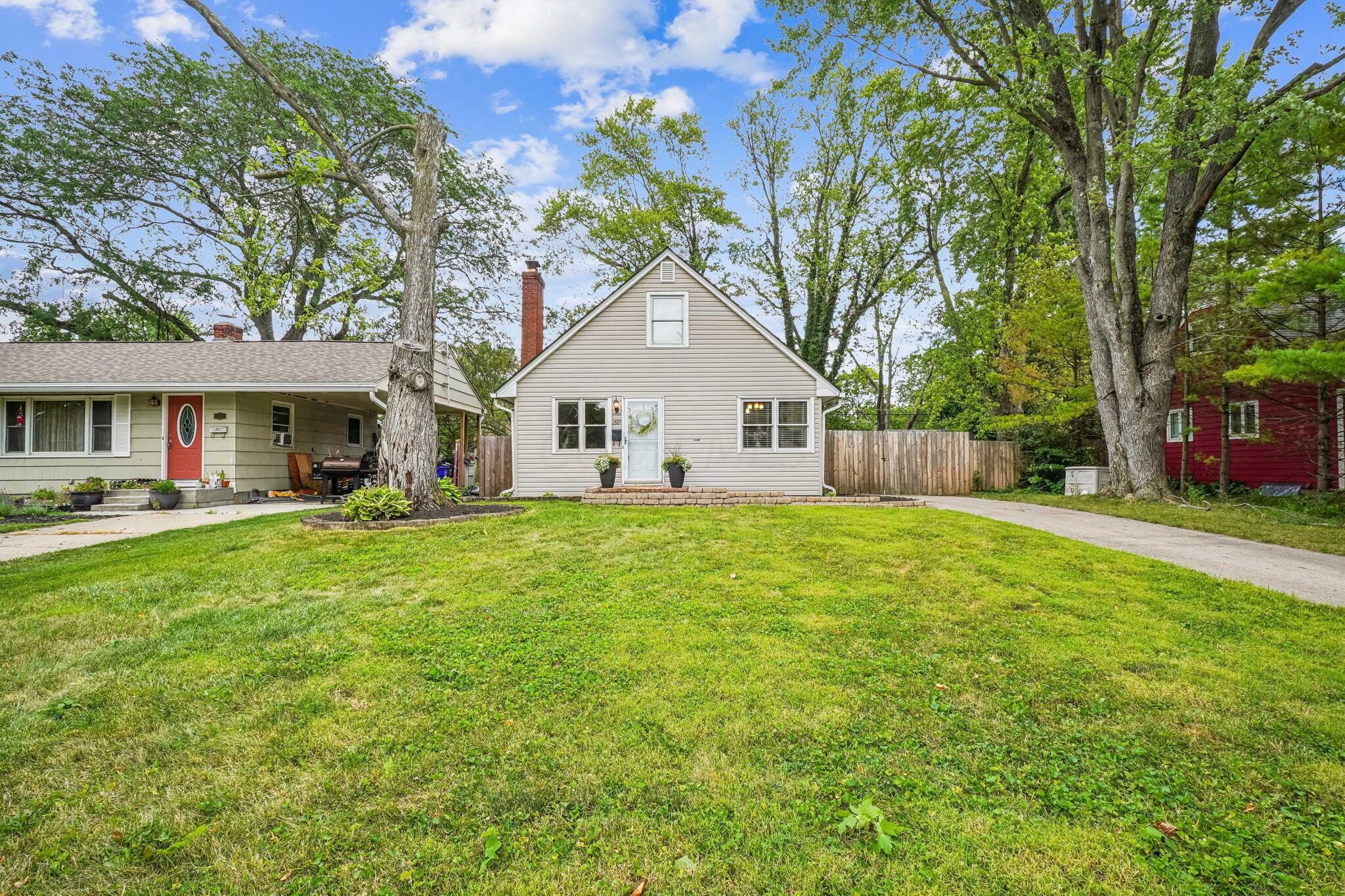 2184 Shrewsbury Road Columbus, OH 43221 - Photo 2 of 30 2-web-or-mls-2184-shrewsbury-rd