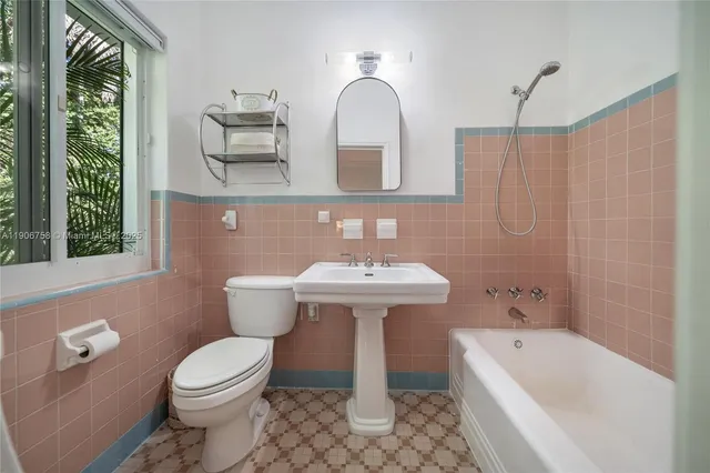 $3,250,000 | 124 Northeast 96th Street, Miami Shores, FL 33138